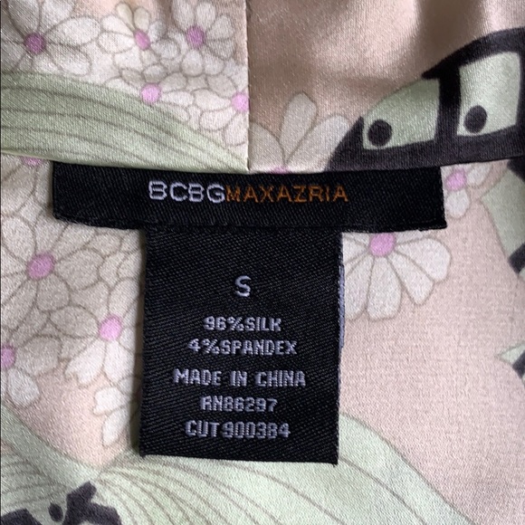 3/$20 Silk BCBG maxazria wraparound blouse - Picture 5 of 5